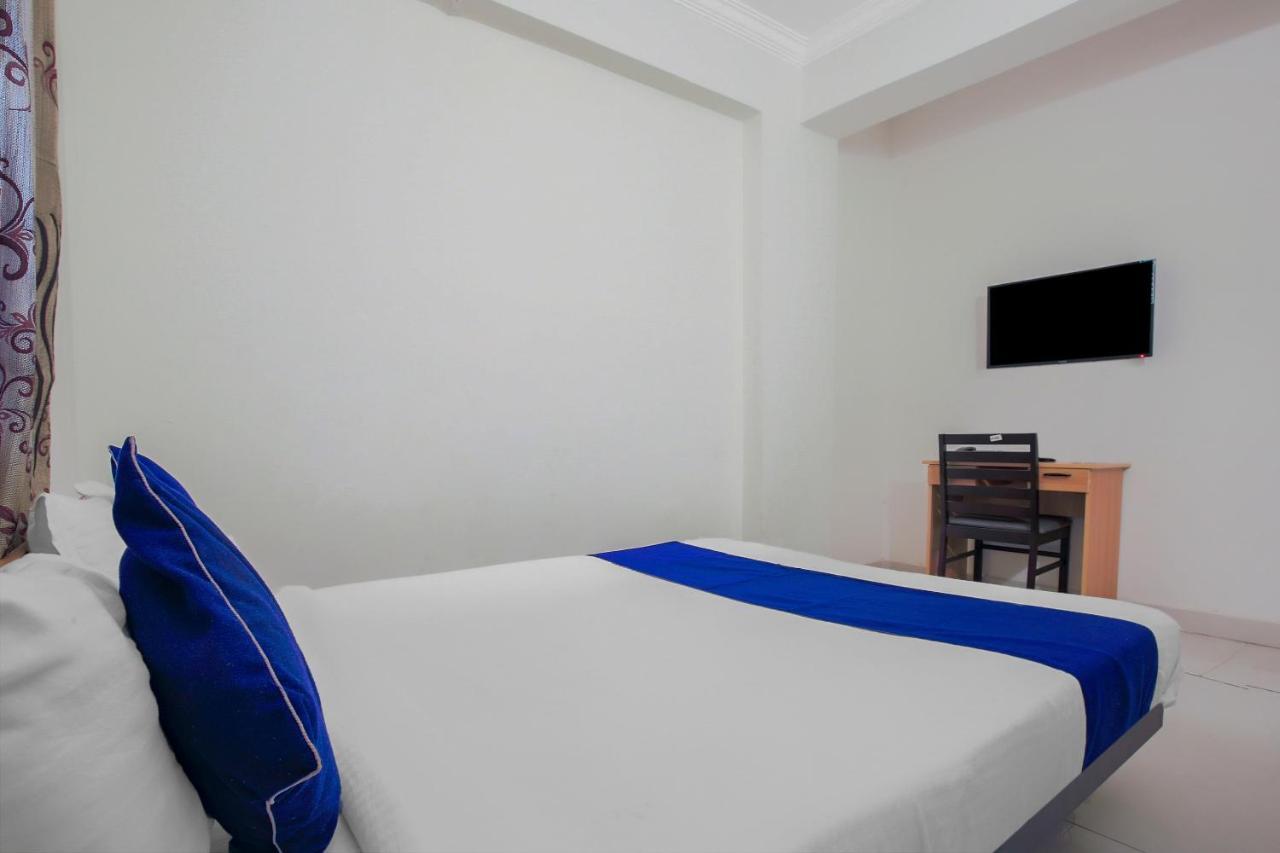 Hotel Oyo Silverkey 74581 Nallagandla à Haïdarabad Extérieur photo