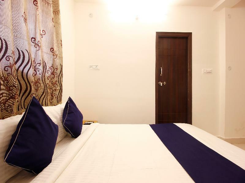 Hotel Oyo Silverkey 74581 Nallagandla à Haïdarabad Extérieur photo
